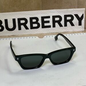 New Burberry B4357 3987/71 Kennedy Dark Green Rectangular Sunglasses